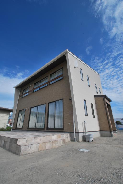 三日町のシンプルな家