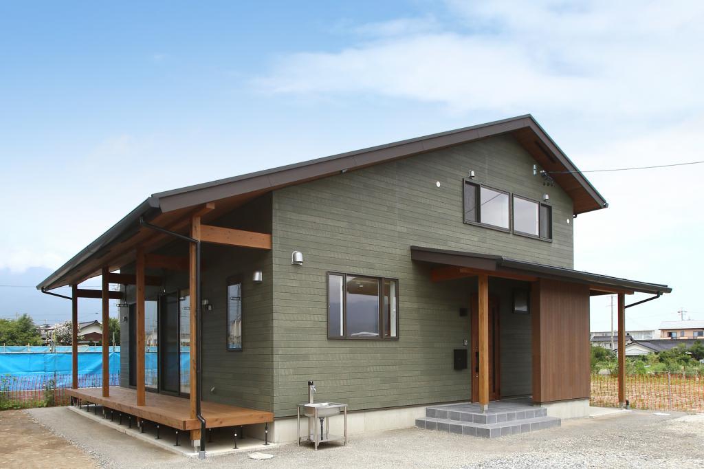 大屋根の家